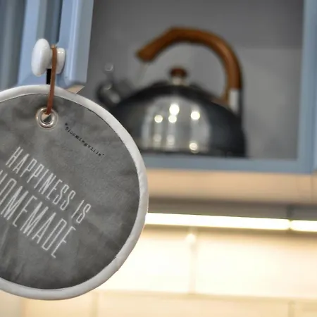 Black Gate - 2 Bedroom In The Heart Of Old Town With Free Private Secured Parking Lägenhet Braşov