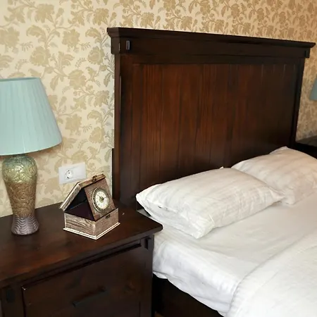 Black Gate - 2 Bedroom In The Heart Of Old Town With Free Private Secured Parking Appartement *