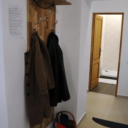 Lägenhet Black Gate - 2 Bedroom In The Heart Of Old Town With Free Private Secured Parking *