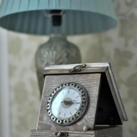 Black Gate - 2 Bedroom In The Heart Of Old Town With Free Private Secured Parking