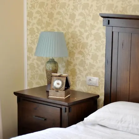 Black Gate - 2 Bedroom In The Heart Of Old Town With Free Private Secured Parking Lägenhet Braşov