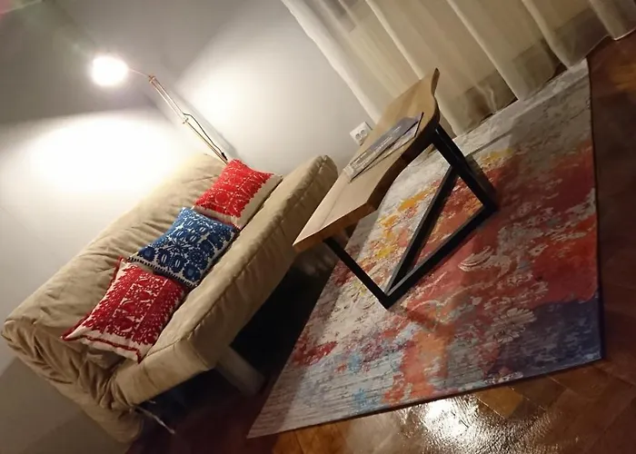 Black Gate - 2 Bedroom In The Heart Of Old Town With Free Private Secured Parking