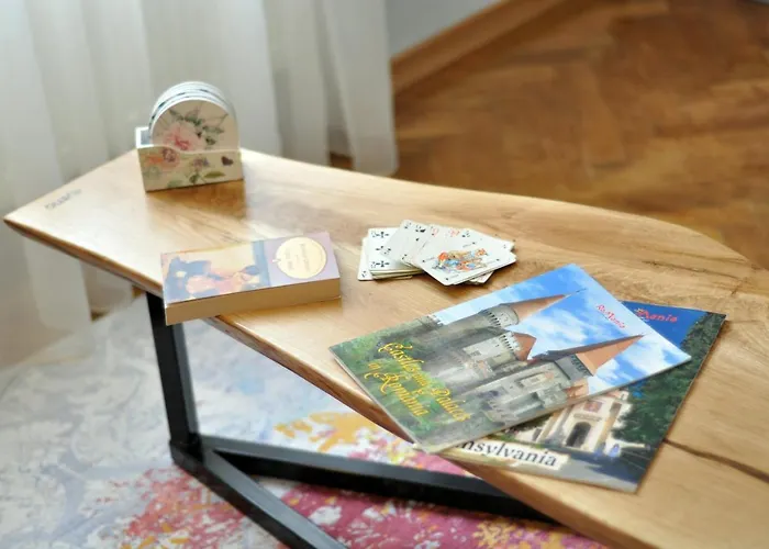 Black Gate - 2 Bedroom In The Heart Of Old Town With Free Private Secured Parking *