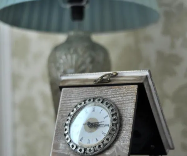 Black Gate - 2 Bedroom In The Heart Of Old Town With Free Private Secured Parking