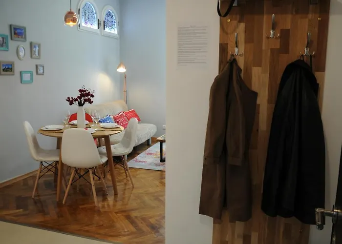 Black Gate - 2 Bedroom In The Heart Of Old Town With Free Private Secured Parking Апартаменти *