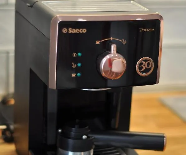 Black Gate - 2 Bedroom In The Heart Of Old Town With Free Private Secured Parking * Брашов