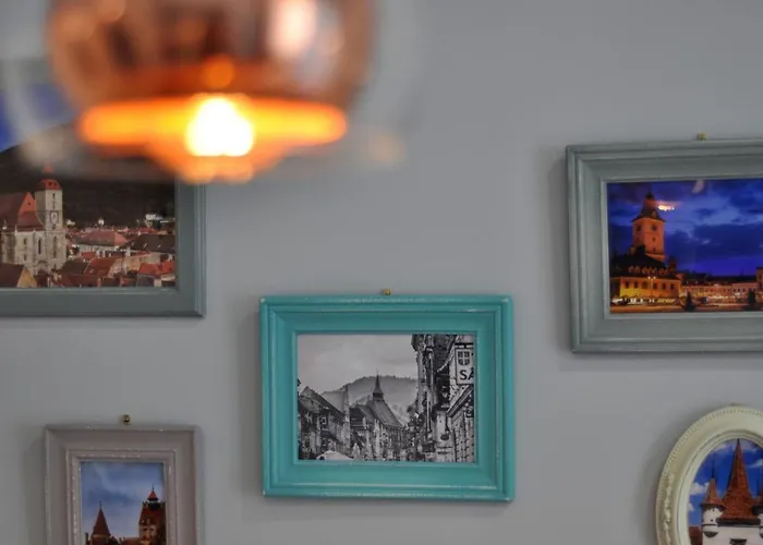 Black Gate - 2 Bedroom In The Heart Of Old Town With Free Private Secured Parking * Brasov